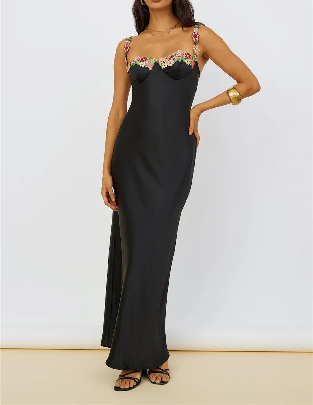 Magnetic Forces Flower Charming Embroidery Maxi Dress Black Stylish Off-Shoulder Maxi Dress