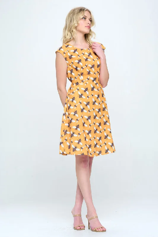 Bee All Over Print Scoop Neck Dress