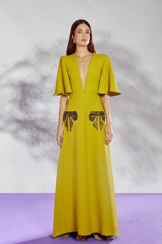 Loose sleeves crepe dress with embroidery