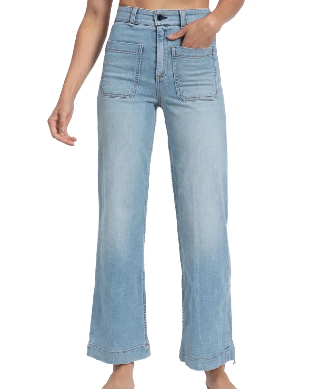 Sailor Jean in Water Street Casual Distressed Skinny Jeans