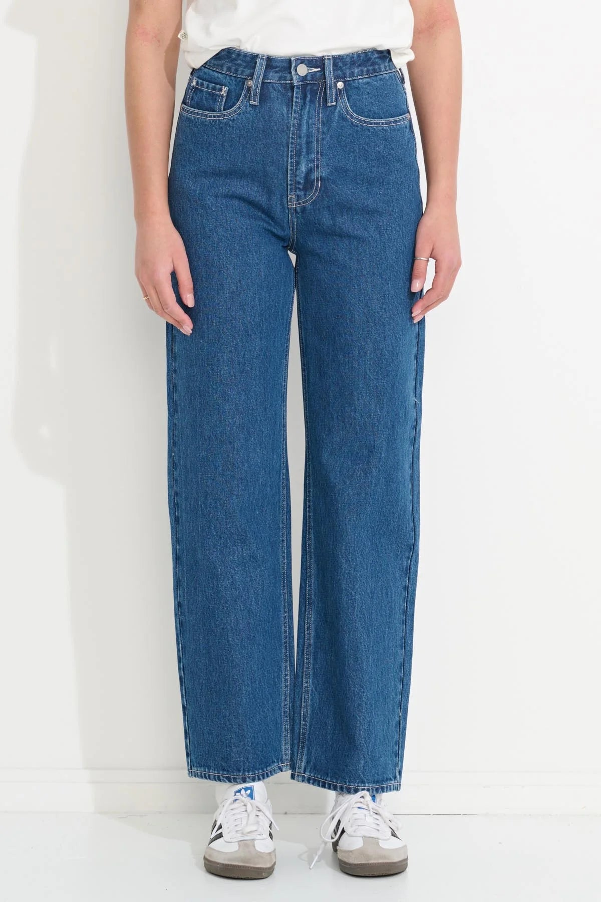 MISFIT WOMENS MAKERS STRAIGHT JEAN - INDIGO Casual Distressed Denim Jeans