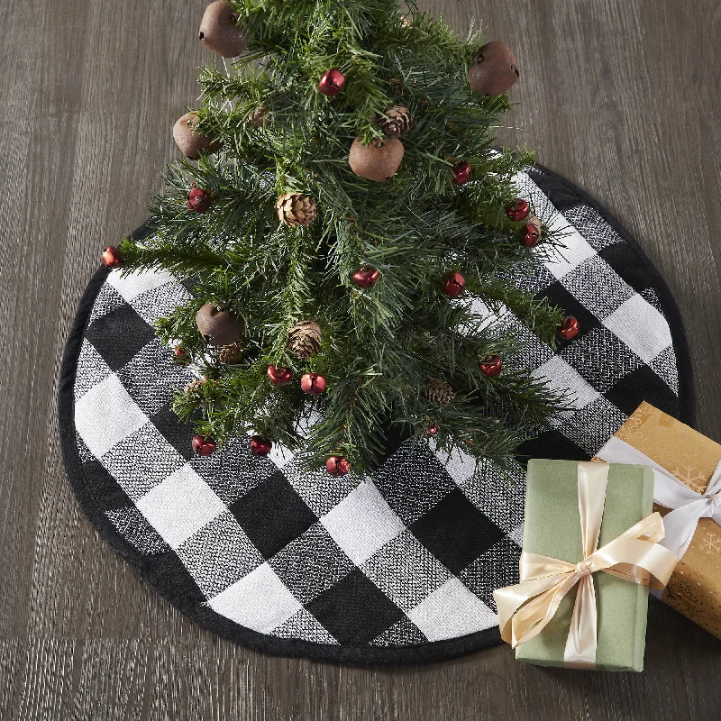 Annie Black Check Tree Skirt 24 lace skirt intricate